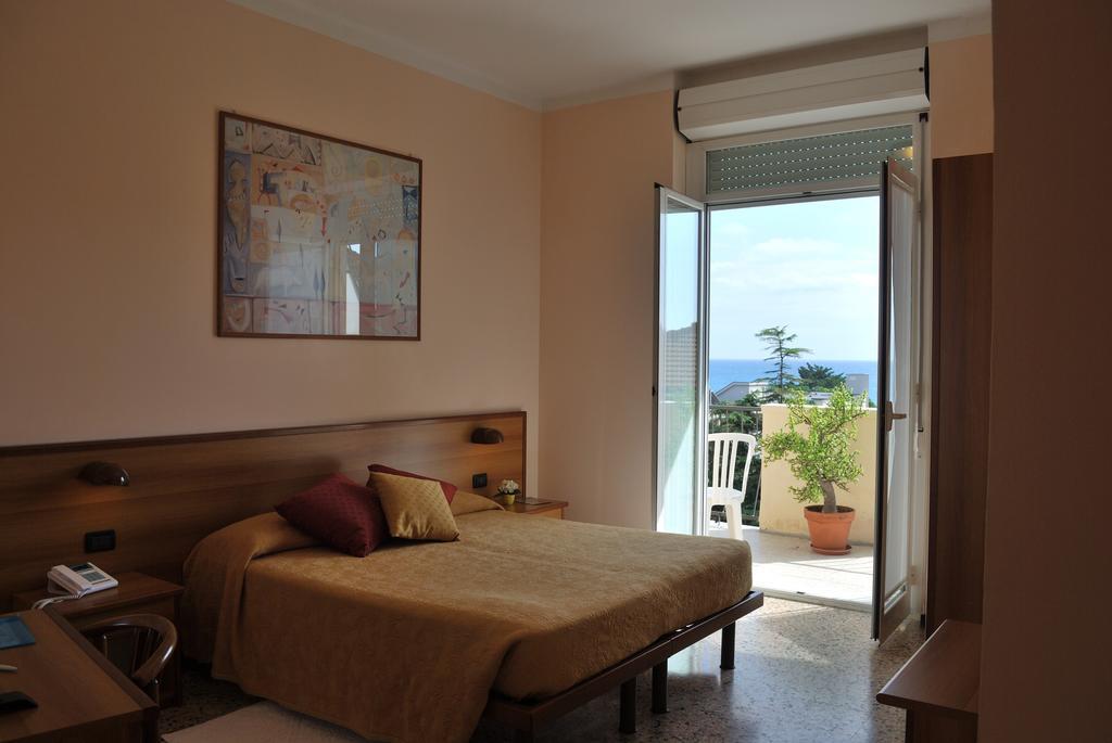 לאיגואליה Hotel Galleano חדר תמונה