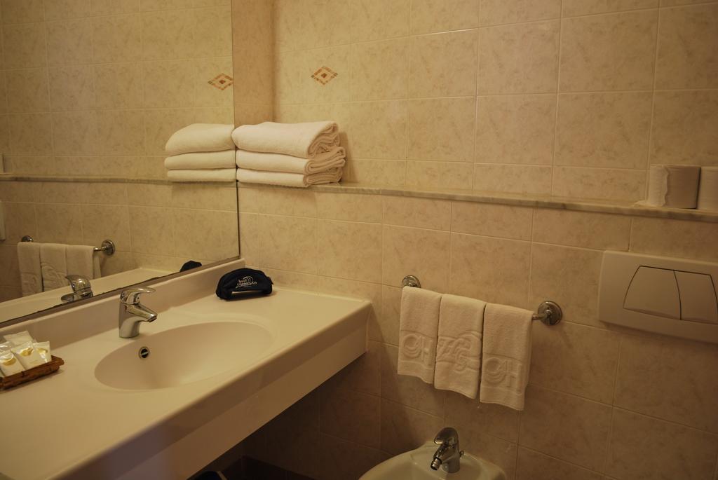 לאיגואליה Hotel Galleano חדר תמונה