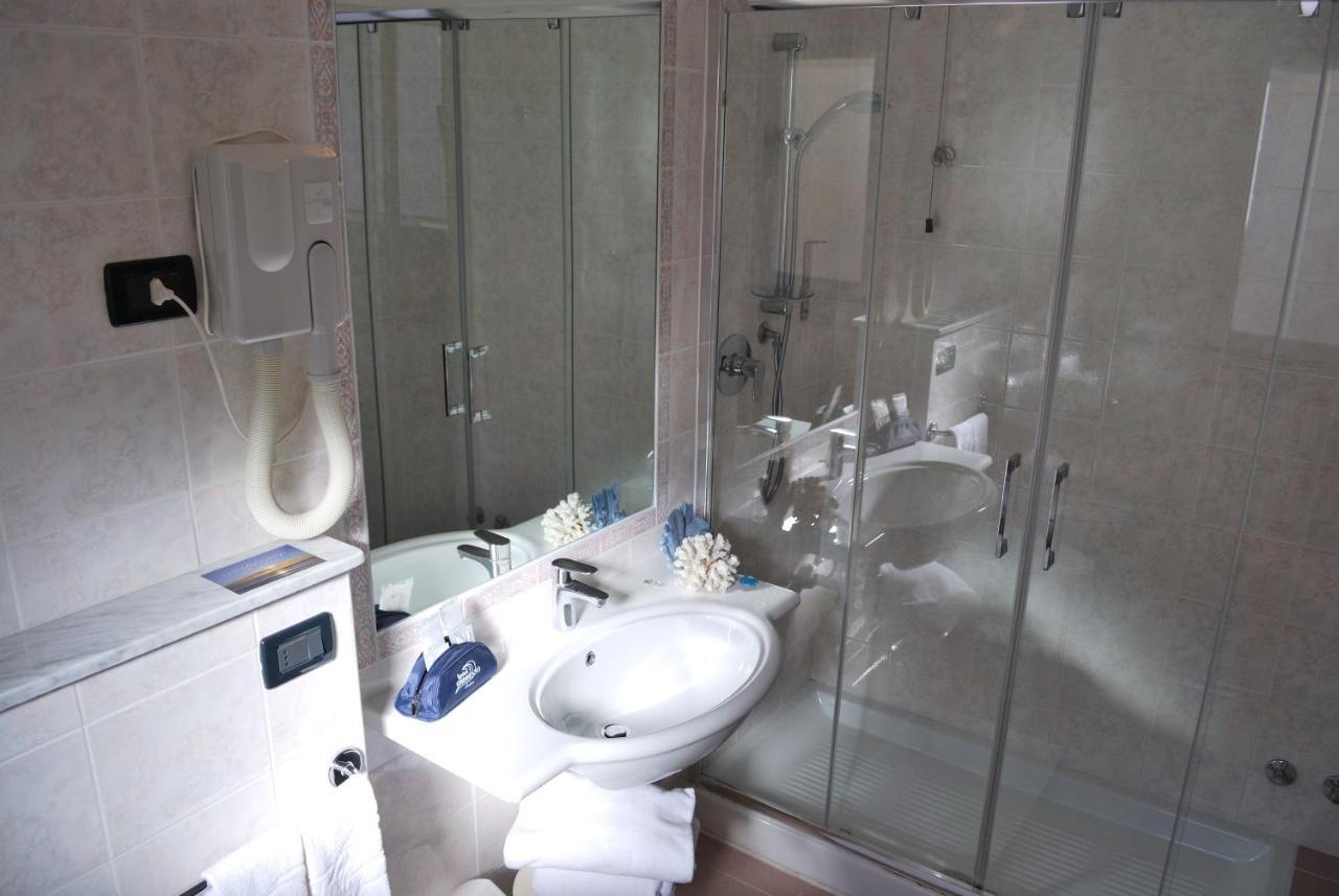 לאיגואליה Hotel Galleano מראה חיצוני תמונה